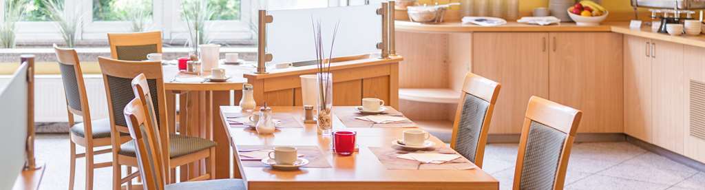 Hotel B99 Оффенбах Ресторан фото
